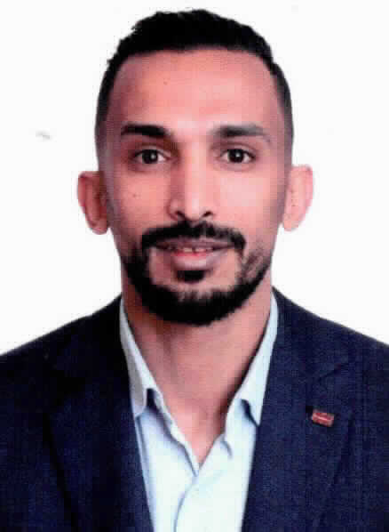 صورة خلف صقر خلف الياصجين