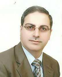صورة قيس تيسير خلف القطب